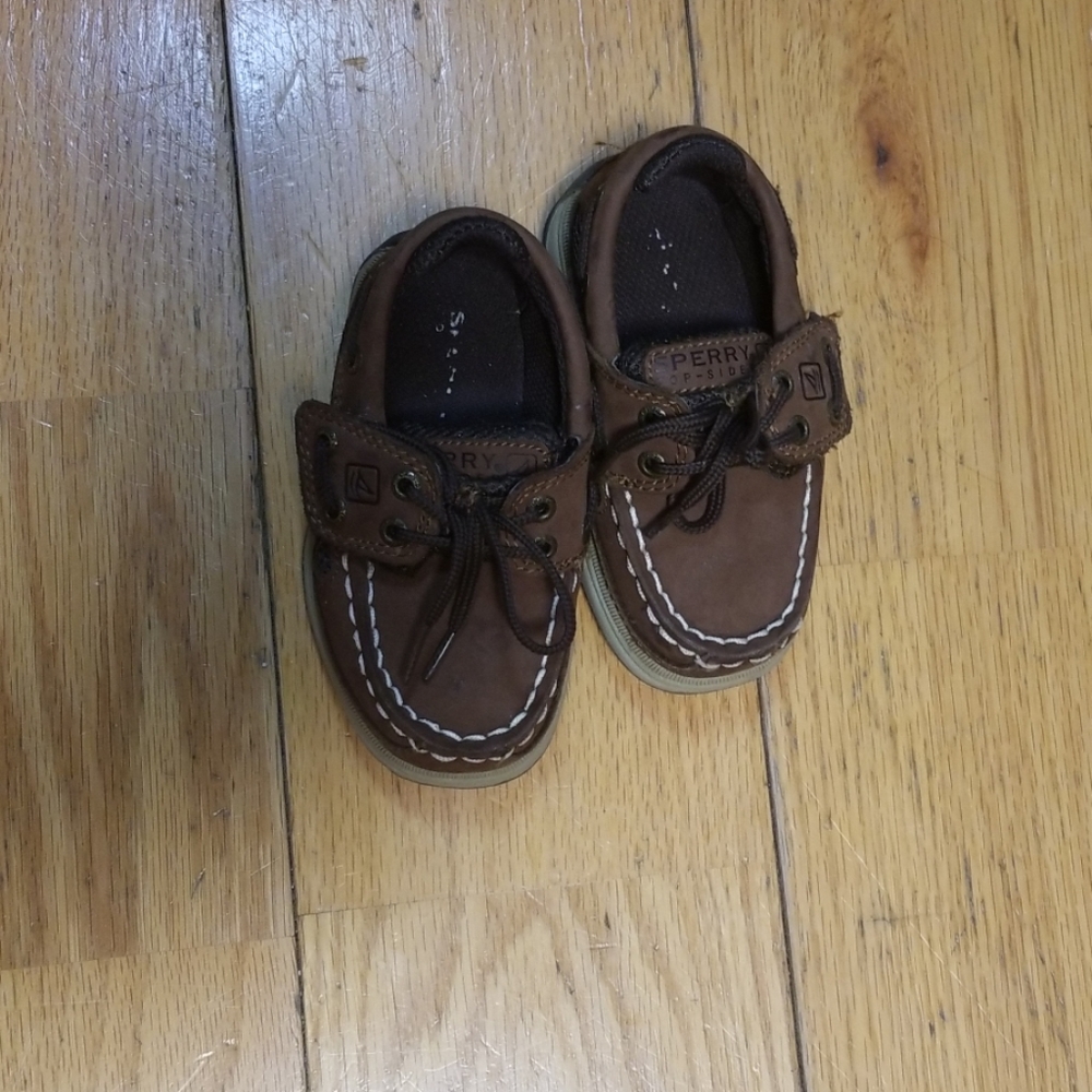 Boys shoes sperry,Brown,size 6